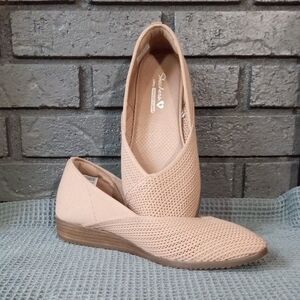 Women's Skechers Cleo Wedge Slip-on Stretch Fit Tan Shoes